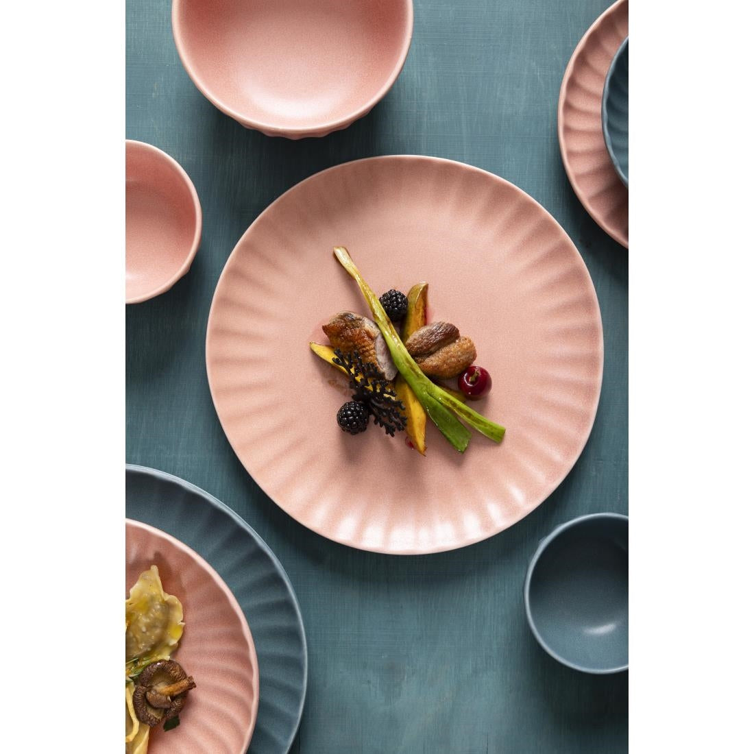 Olympia Corallite Plates Peach - 280mm (6 pack) - FU212