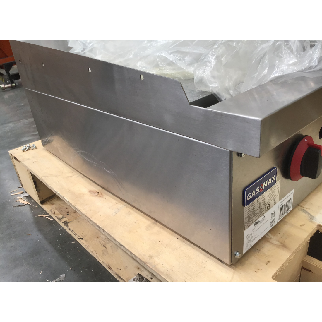 CLEARANCE - Gasmax Two burner NG Griddle Top - GG-24-NSW2171