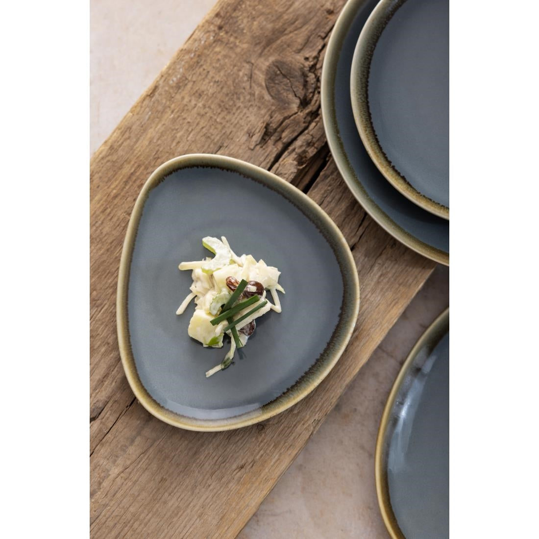 Olympia Kiln Triangular Plate Ocean 165mm - GP341