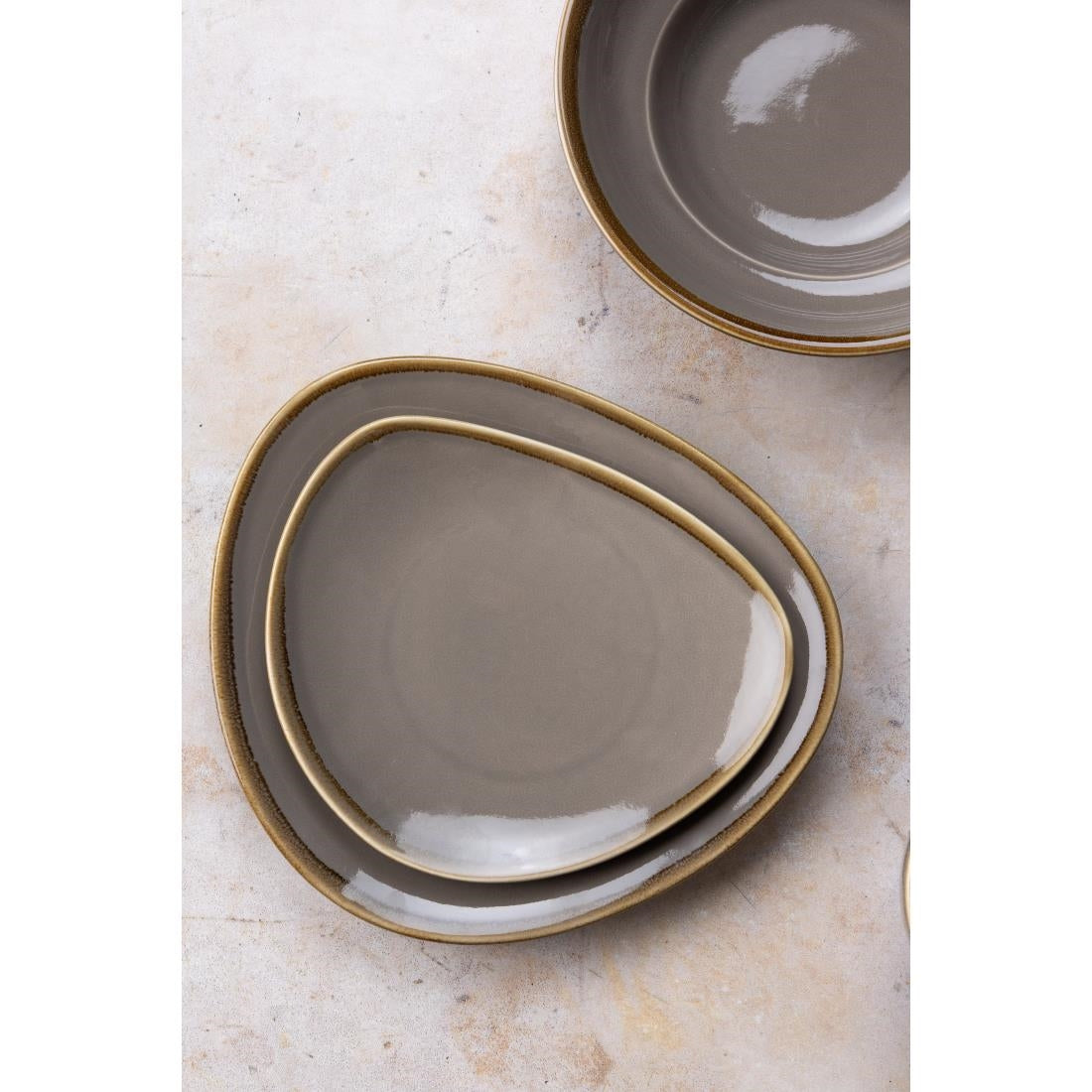 Olympia Kiln Triangular Plate Smoke 280mm - HC385