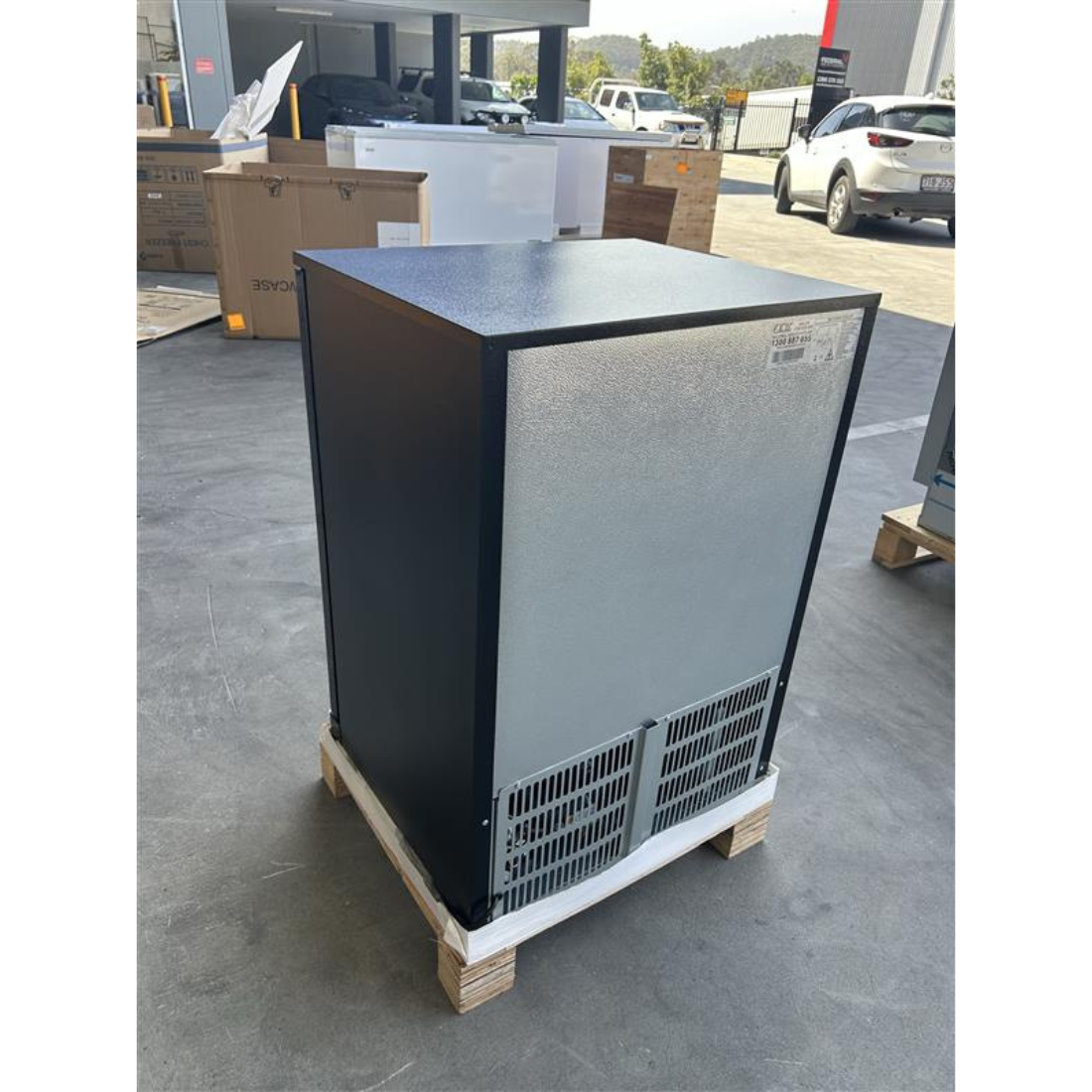 CLEARANCE - Thermaster Under Bench single door Bar Fridge/Cooler - LG-138HC-QLD146