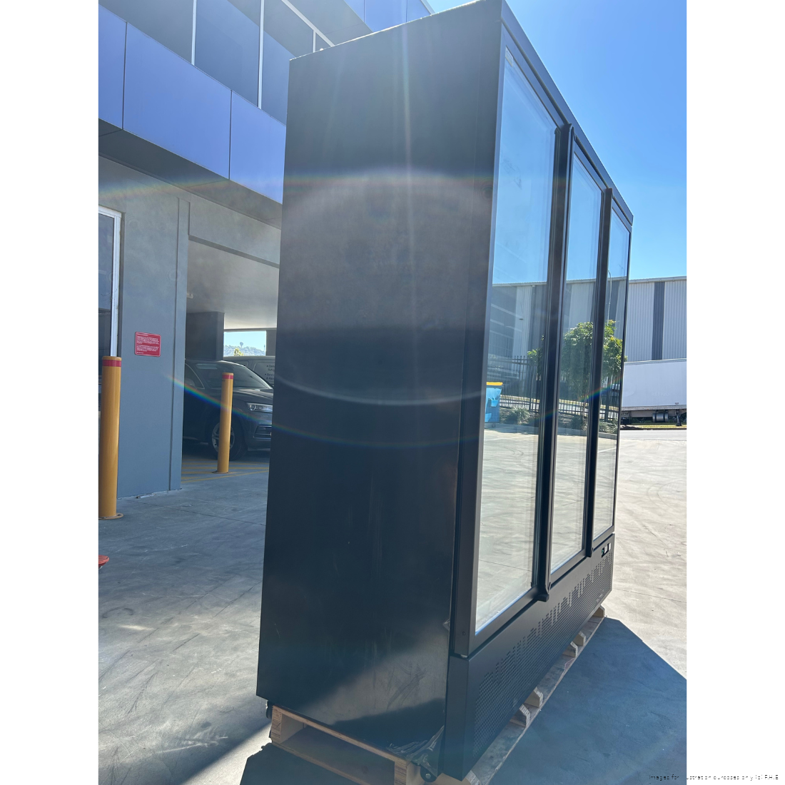 CLEARANCE - Thermaster Triple Door Supermarket Freezer - LG-1500BGBMF-QLD126