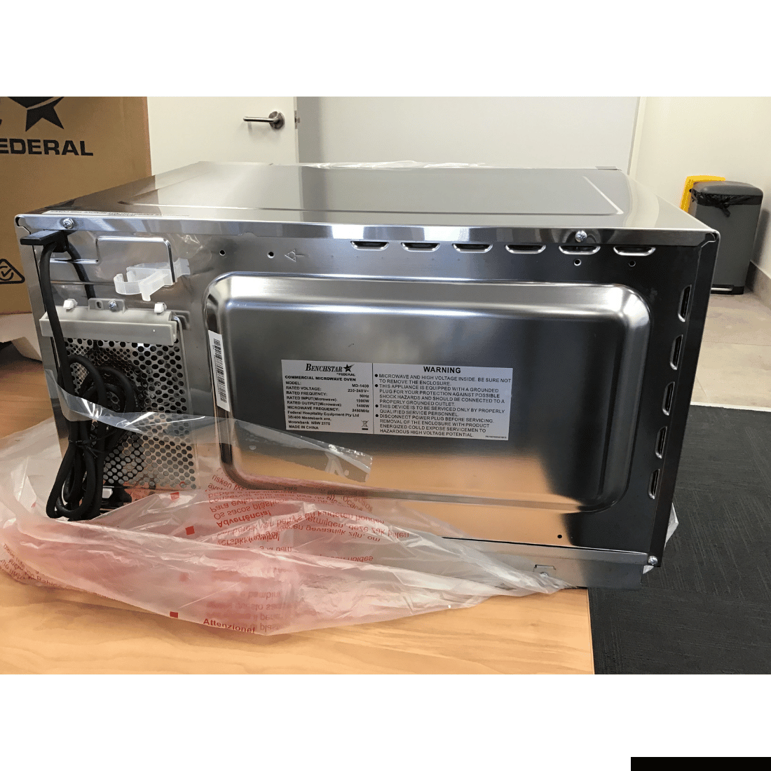 2NDs: Benchstar Stainless Steel Microwave Oven - MD-1400-QLD373