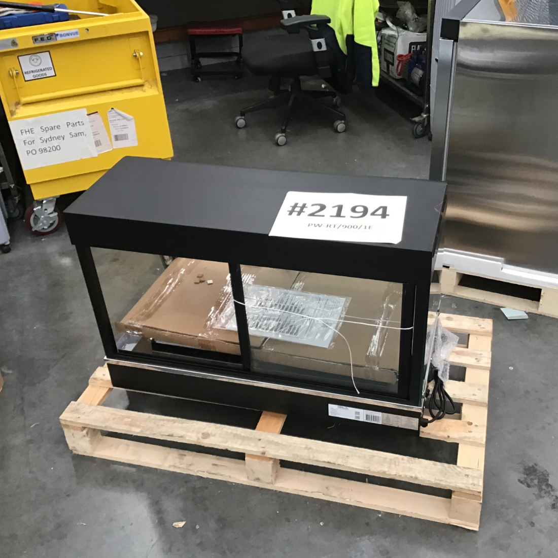 CLEARANCE - Benchstar Pie Warmer & Hot Food Display - 900x490x610mm - PW-RT/900/1E-NSW2194