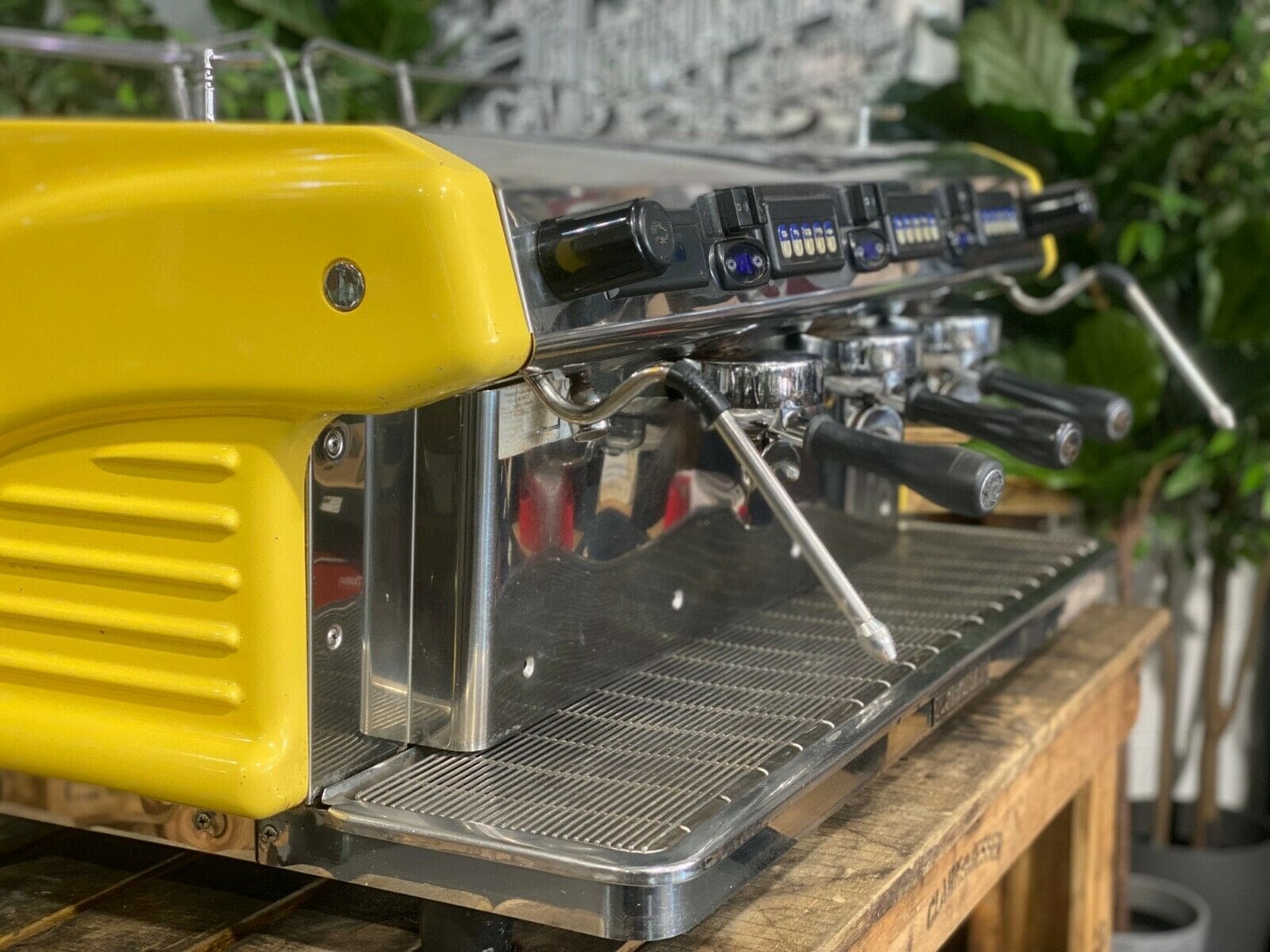 Expobar Ruggero - 3 Group Commercial Espresso Machine - Yellow