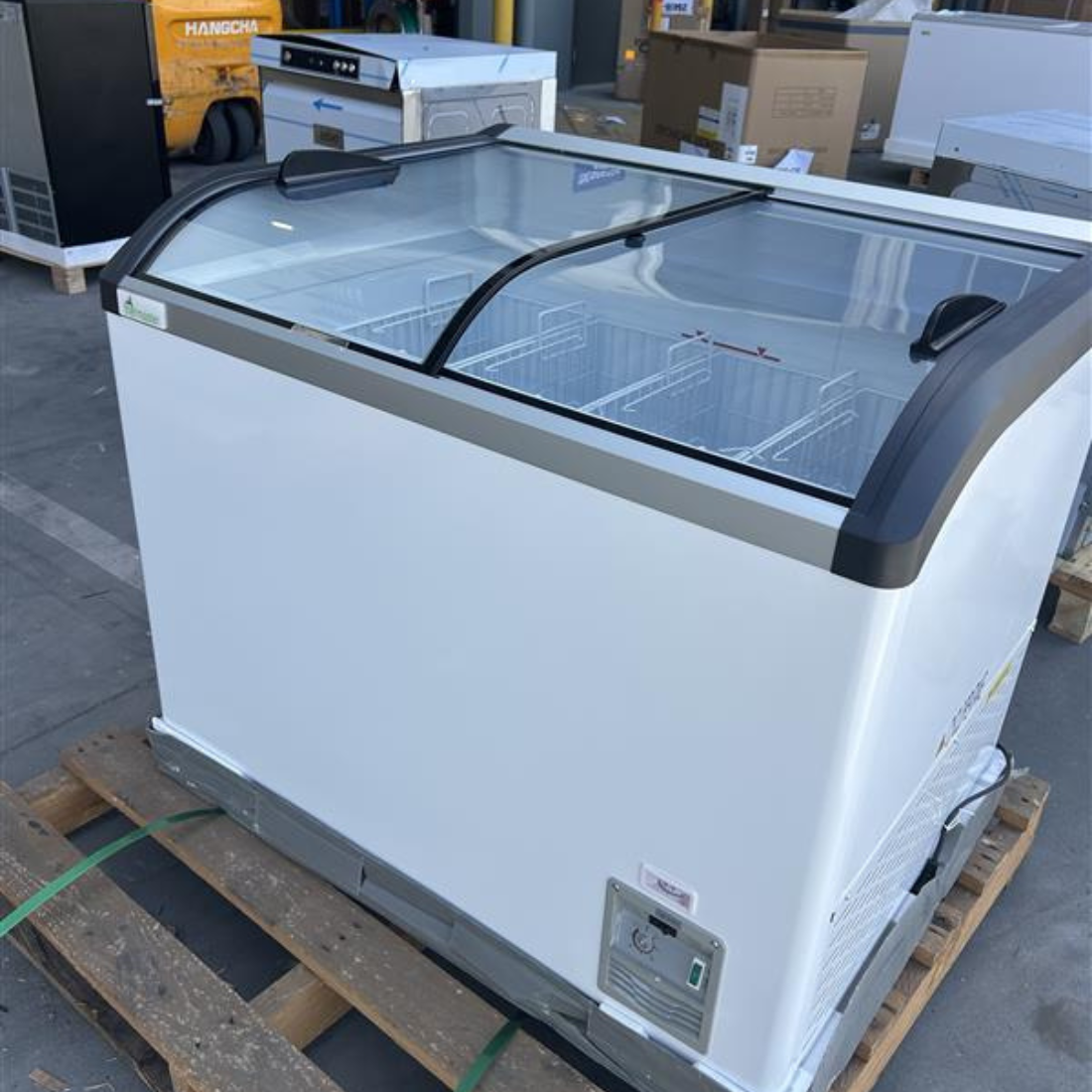 CLEARANCE - Thermaster Heavy Duty Supermarket Glass Sliding Lid Freezers 303L - SD-306k-QLD145