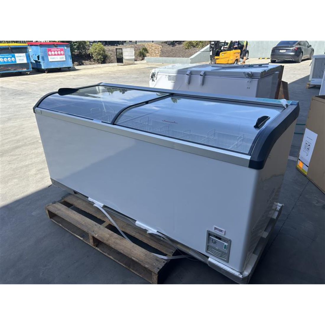 CLEARANCE - Thermaster Heavy Duty Supermarket Glass Sliding Lid Freezers 446L - SD-666K-QLD142