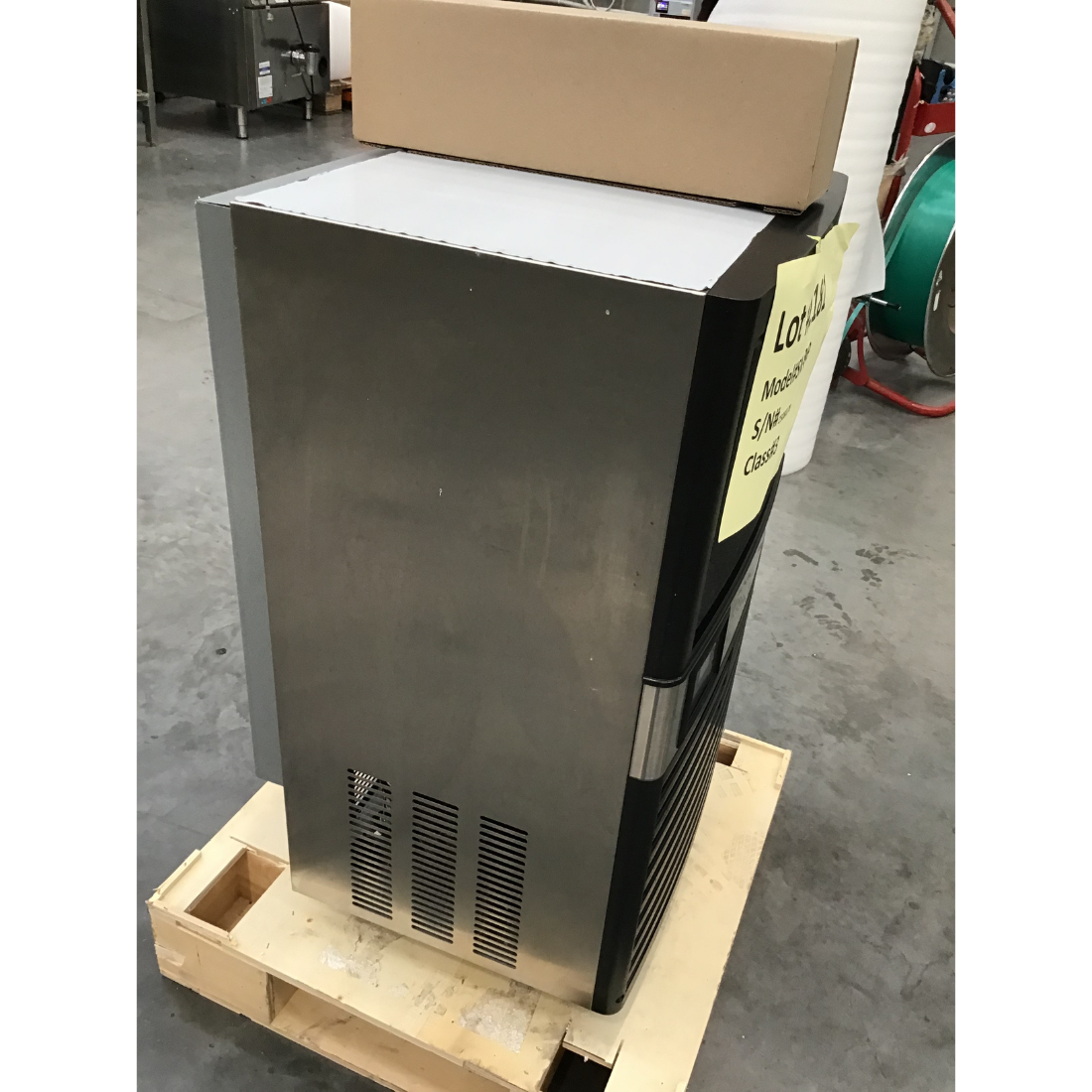CLEARANCE - Blizzard Under Bench Ice Maker Air Cooled - SN-80P-NSW2181