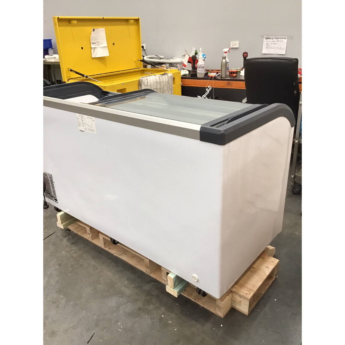 CLEARANCE - Thermaster two glass sliding lids chest freezer with castors - ST445-NSW2169