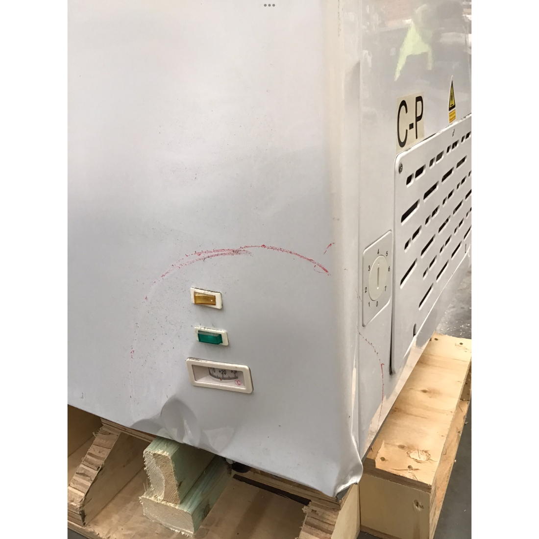 CLEARANCE - Thermaster two glass sliding lids chest freezer with castors - ST445-NSW2169