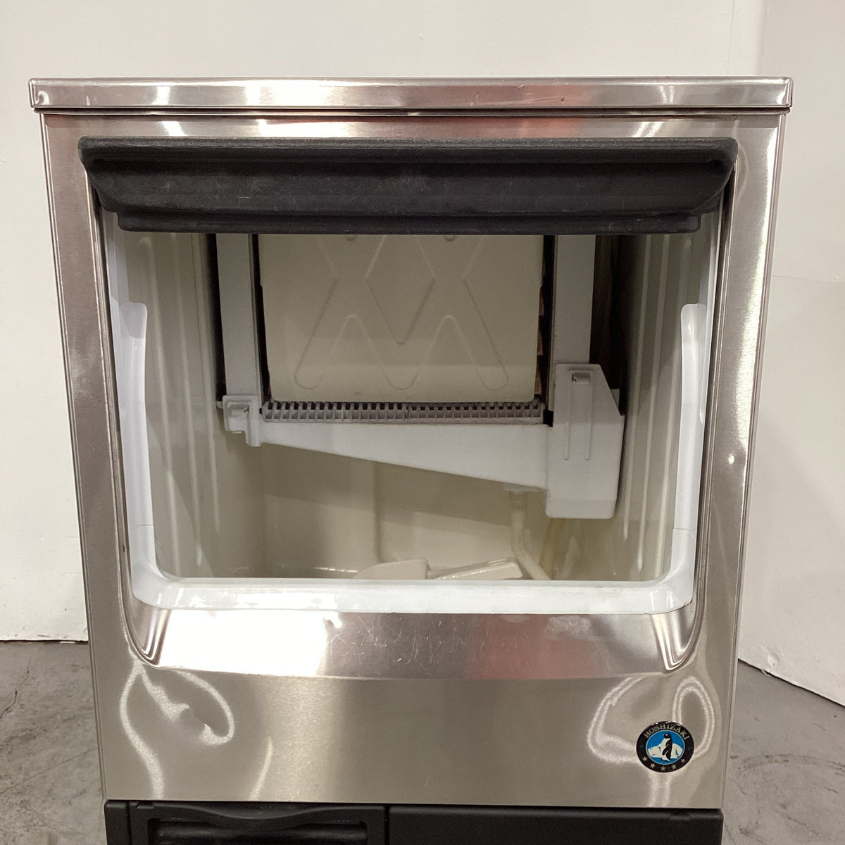 Hoshizaki KM-30A Ice Machine - 698188