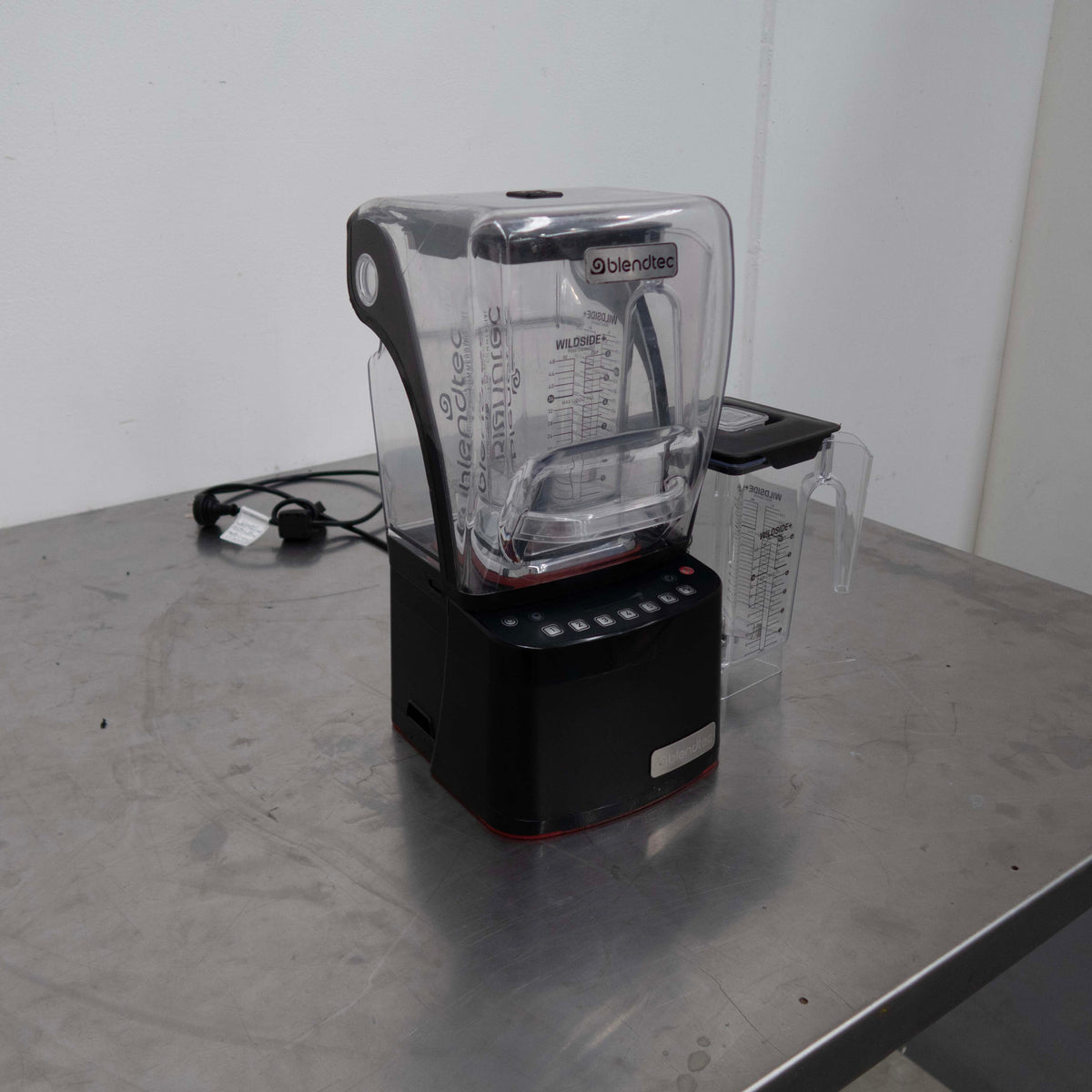 Blendtec CQB1 Blender with Sound Barrier - 847995