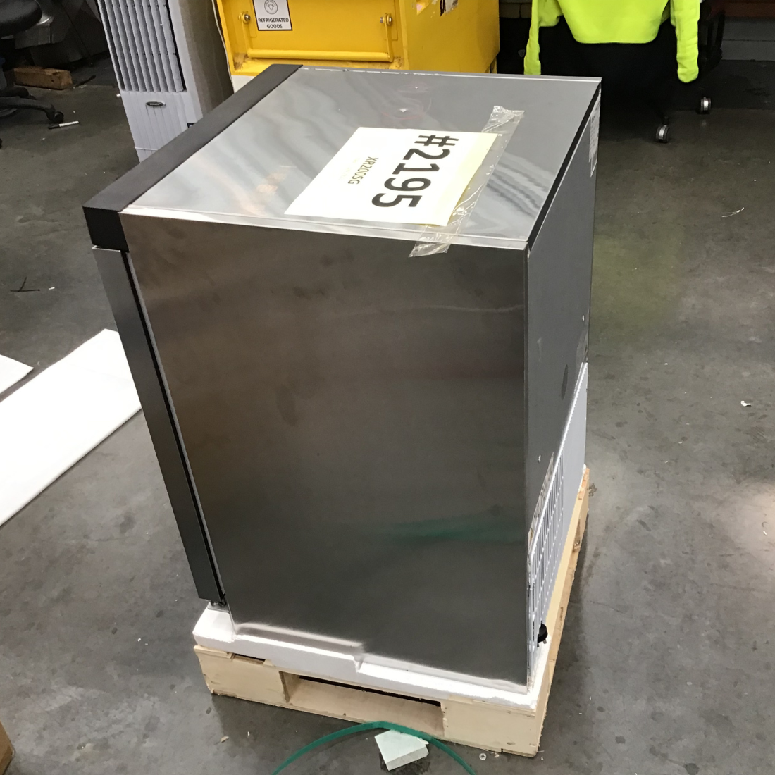 CLEARANCE - FED-X 130L Bar Cooler Glass Door - XR200SG-NSW2195