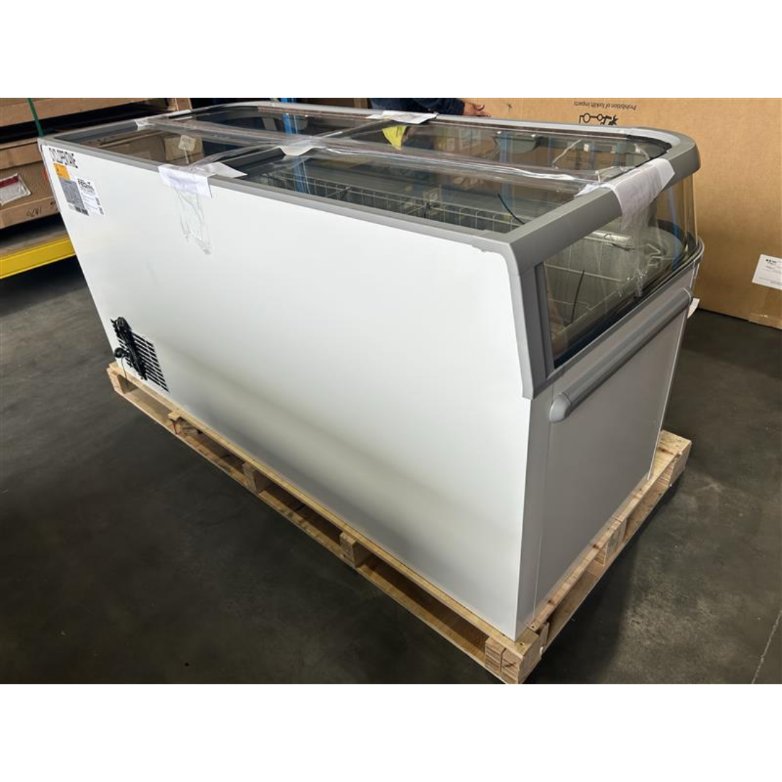 CLEARANCE - Thermaster Supermarket Island Freezer with Glass Sliding Lids - ZCD-E185G-QLD137