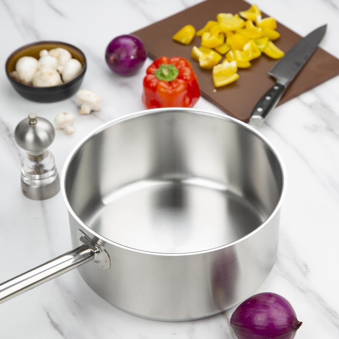 Vogue Stainless Steel Saucepan 8Ltr